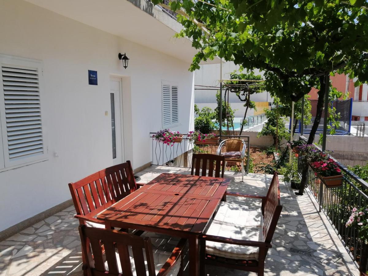 Goga Apartments Примоштен Экстерьер фото