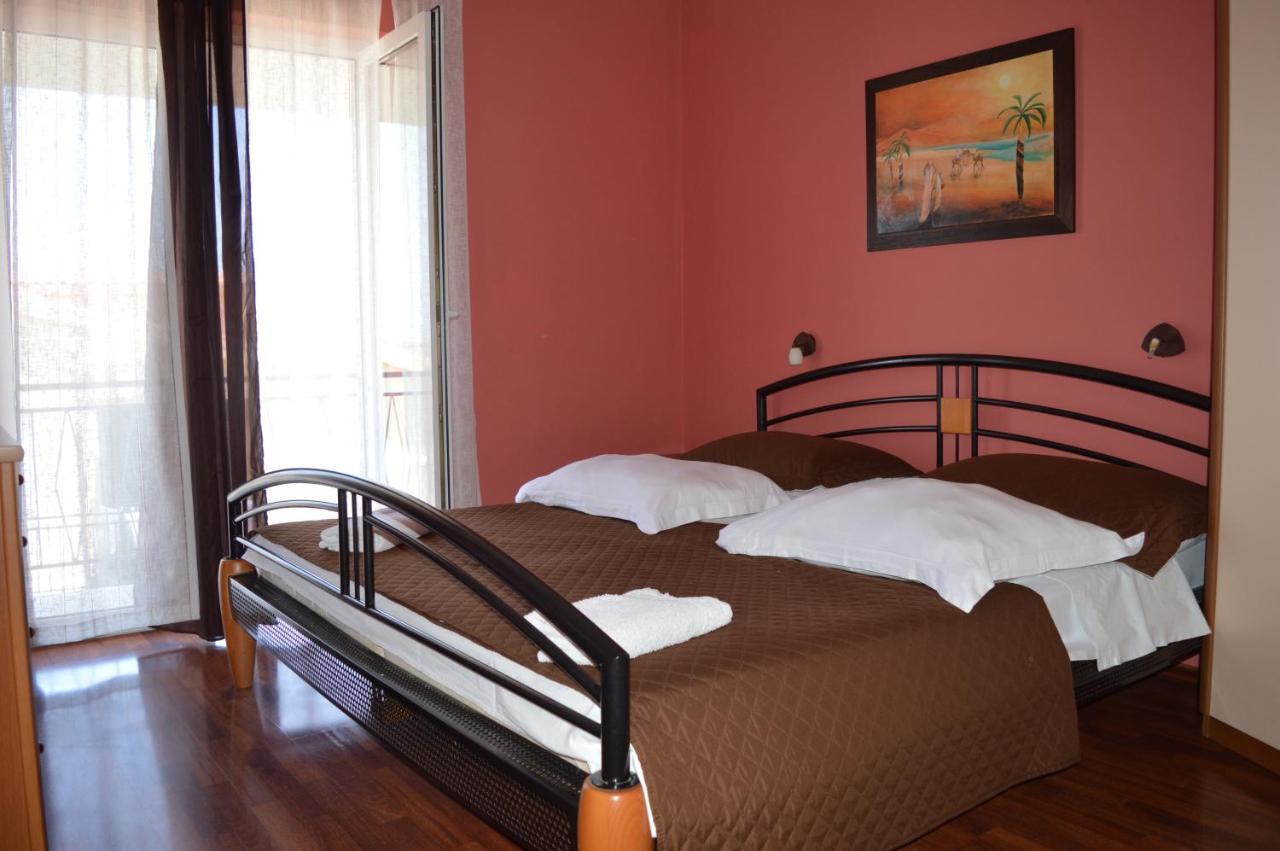 Goga Apartments Примоштен Экстерьер фото